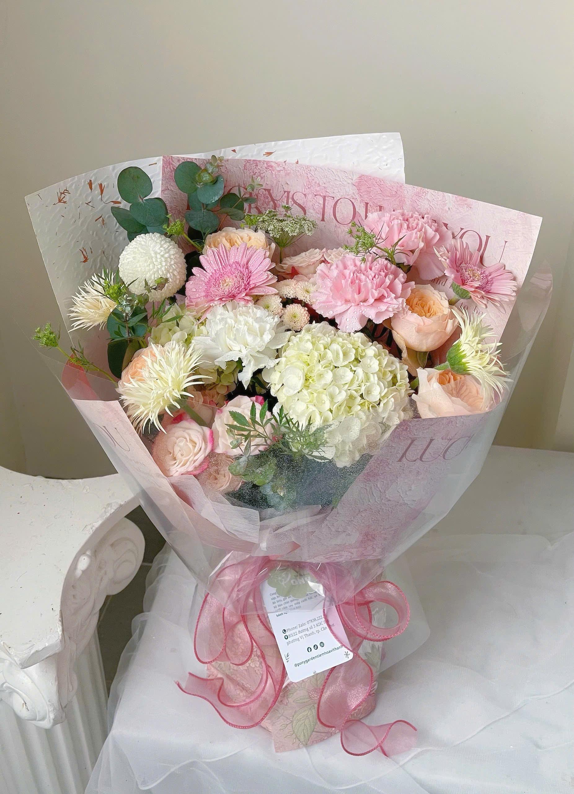 Bó hoa tone hồng trắng